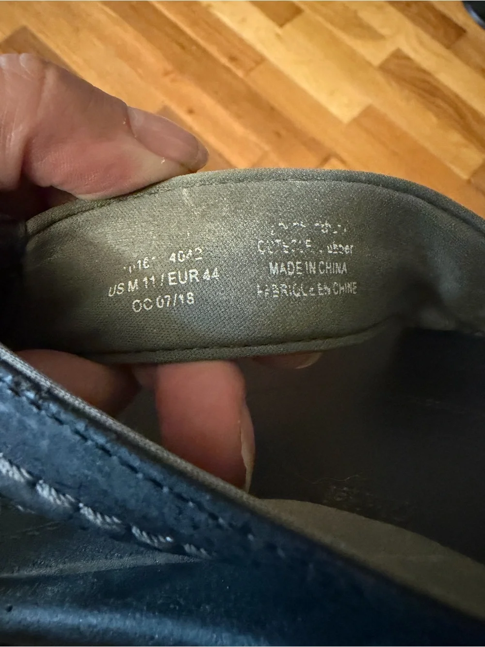 Men's Olukai Black Flip Flop Sandals - Comfortable Everyday Wear